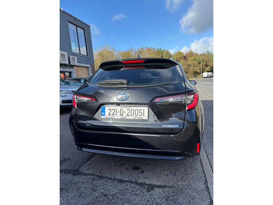 2022 Toyota Corolla 1.8 Hybrid Luna Saloon €20,500