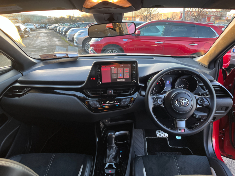 2020 Toyota C-HR GR SPORT AUTOMATIC HYBRID 1.8 PETROL //MASSIVE SPEC//HALF LEATHER HEATED SEATS//360 PARKING CAMERAS//KEYLESS ENTRY//LOW MILES// €24,950
