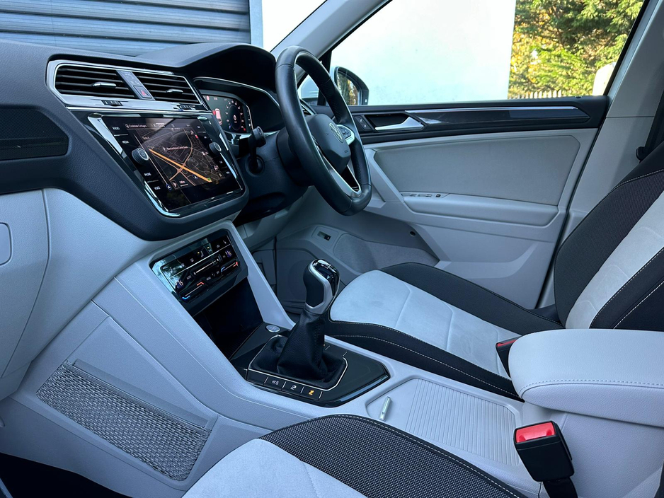2023 Volkswagen Tiguan ELEGANCE 2.0 TDI 150HP NAV SKY VIEW €37,950