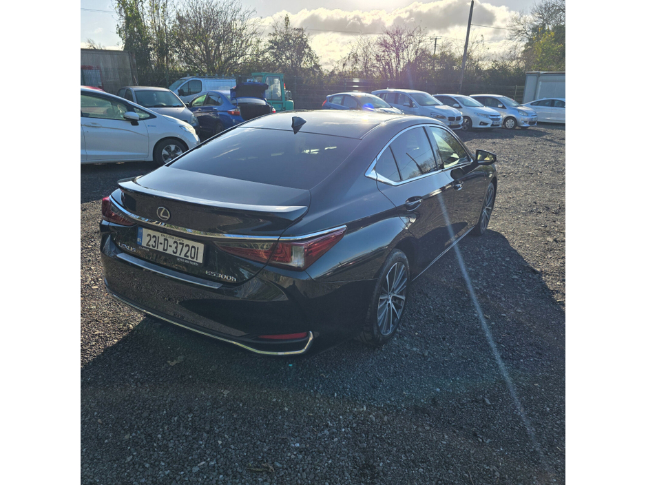 2023 Lexus ES 300 H ES300h Dynamic €43,950