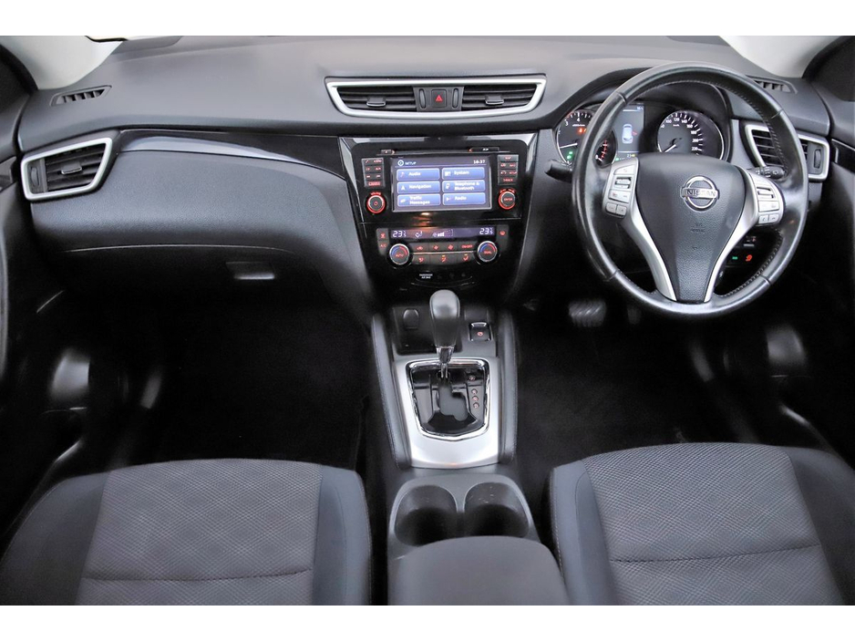 2016 Nissan Qashqai 1.2 SV CVT MY16 *GLASS ROOF*SAT NAV*REVERSE CAM* €14,890