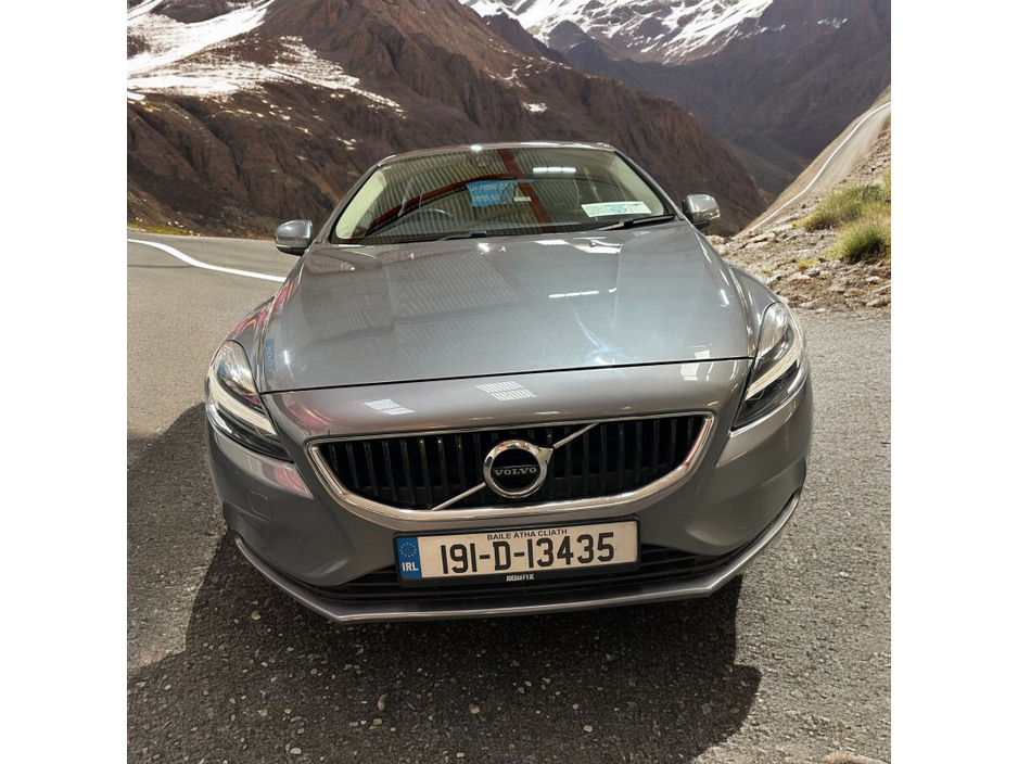 2019 Volvo V40 D3 (150hp) Momentum Edition Geartronic €15,888