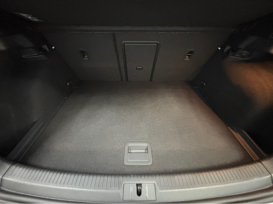 2014 Volkswagen Golf *VOLKSWAGEN GOLF GTI* *DSG* *KEYLESS ENTRT* *LOW MILEAGE* *PARKING SENSORS* *BT AUDIO* *DRIVE MODES* *TRADE INS WELCOME* *6 MONTH WARRANTY* €18,950