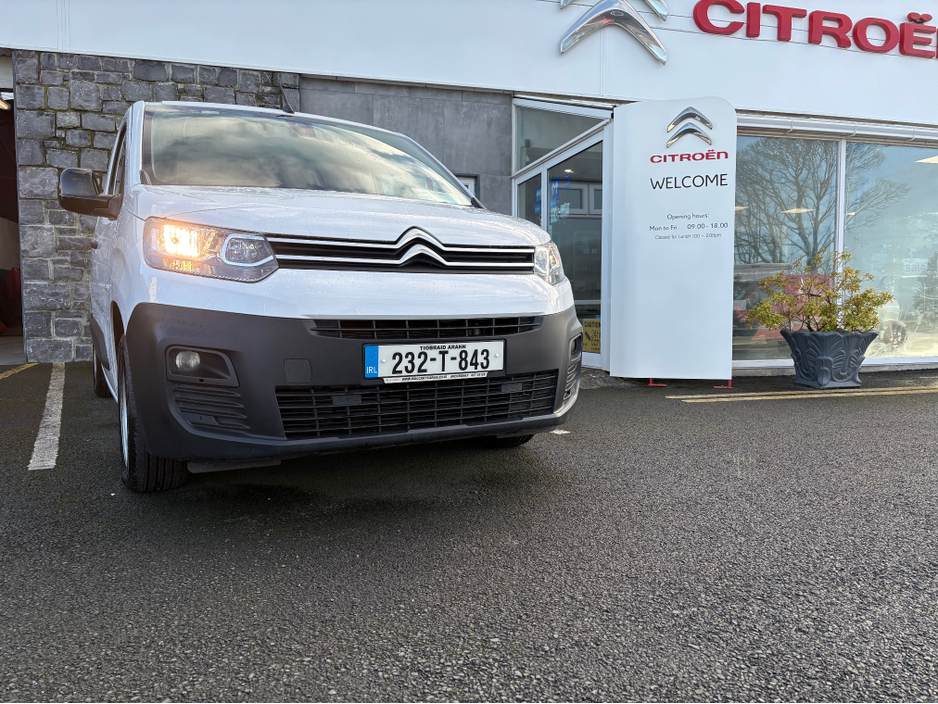 2023 Citroen Berlingo ENT VISION BLUEHDI 10 €23,950