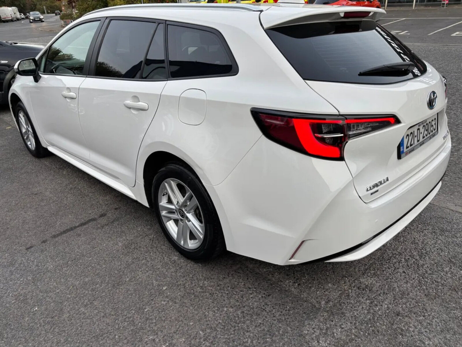 2022 Toyota Corolla 1.8 Hybrid Luna Saloon €20,750