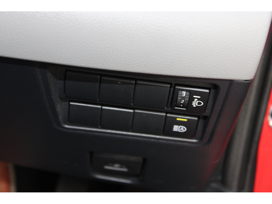 2022 Toyota Yaris Cross 1.5 Hybrid CVT Luna €23,950