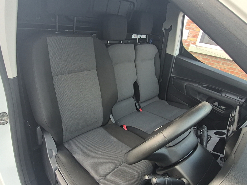 2021 Citroen Berlingo Enterprise 650 Van 1.5 Diesel with 3 seats in front and side loading door.