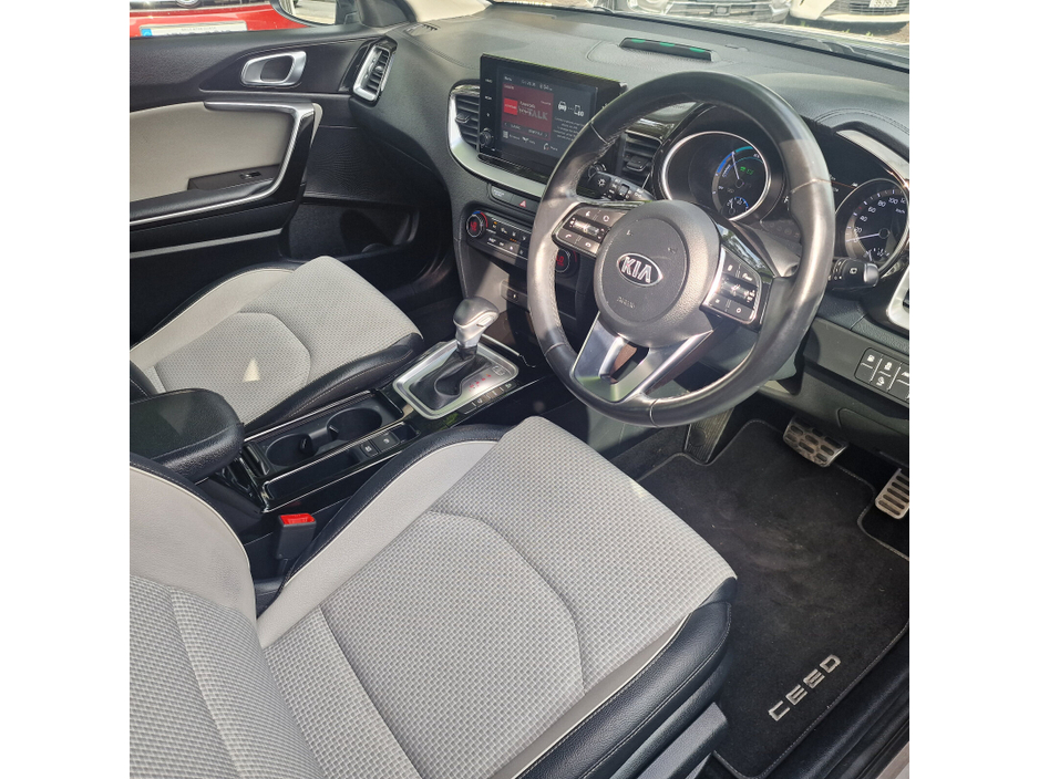 2021 Kia Ceed 1.6 CRDI PHEV Trailer €19,950