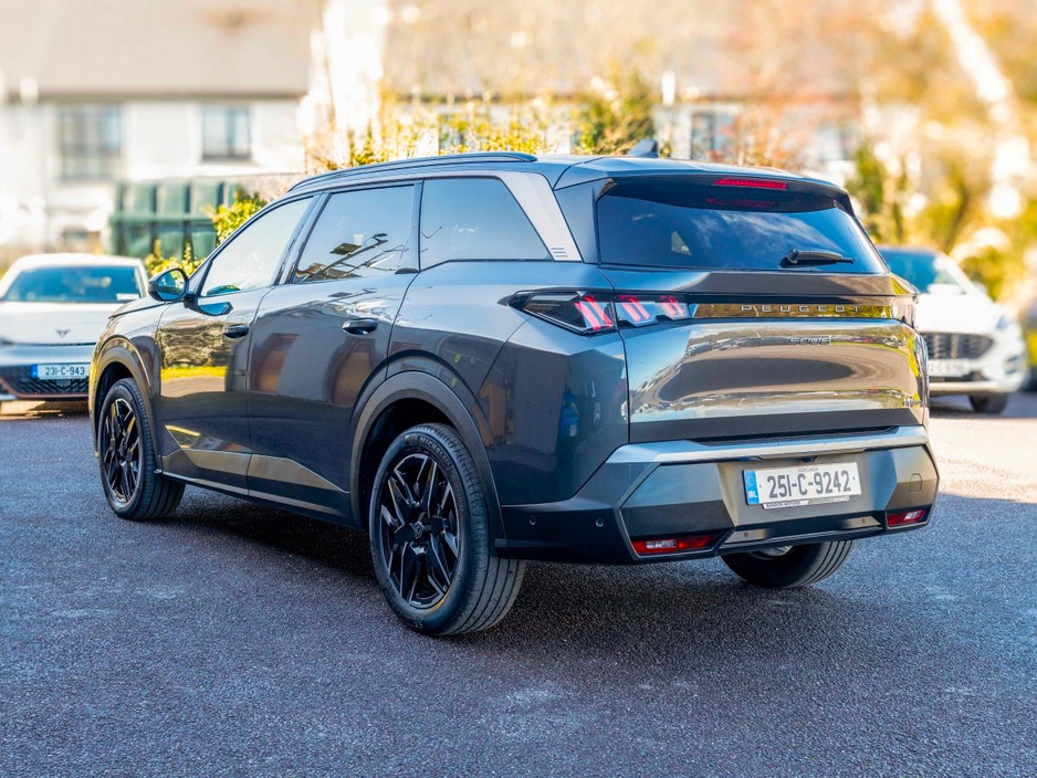 2025 Peugeot 5008 2025 Peugeot 5008 1.2 MHEV 145bhp E-DCS6 Allure €46,950