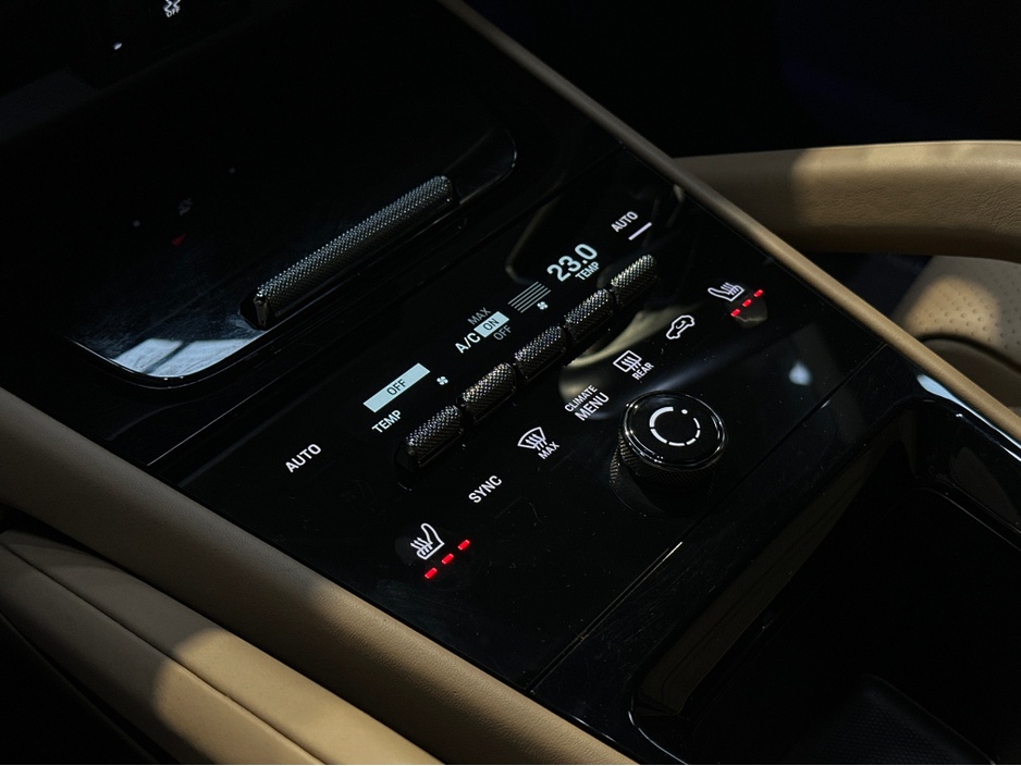 2024 Porsche Cayenne 3.0 V6 E-HYBRID MEGA  SPEC €109,950