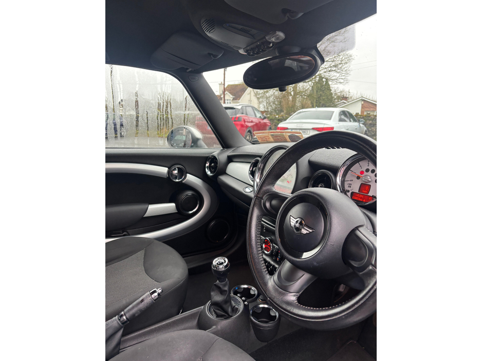 2014 MINI Cooper D SW32 2DR COOPER €6,650