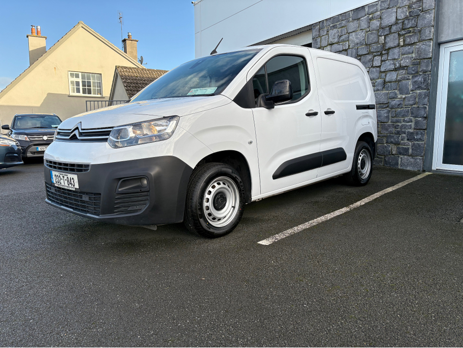 2023 Citroen Berlingo ENT VISION BLUEHDI 10 €23,950