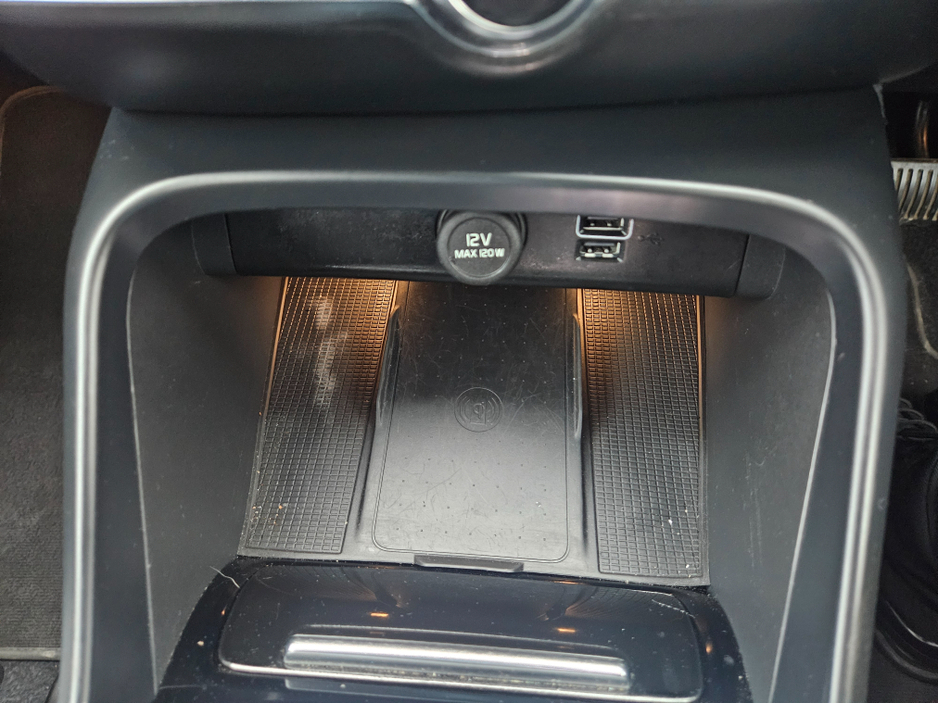 2023 Volvo XC40 PHEV T4 PLUS BRIGHT 5DR A AUTO €30,950