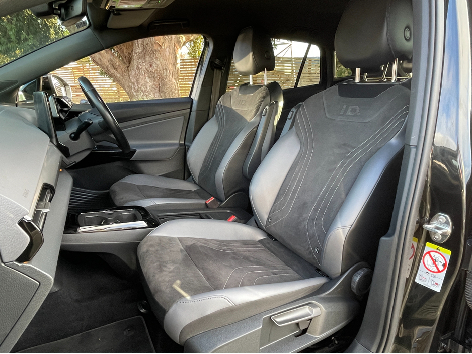 2022 Volkswagen ID.4 PRO 128 KW LIFE DX 77KWH 174BHP 5 €23,900