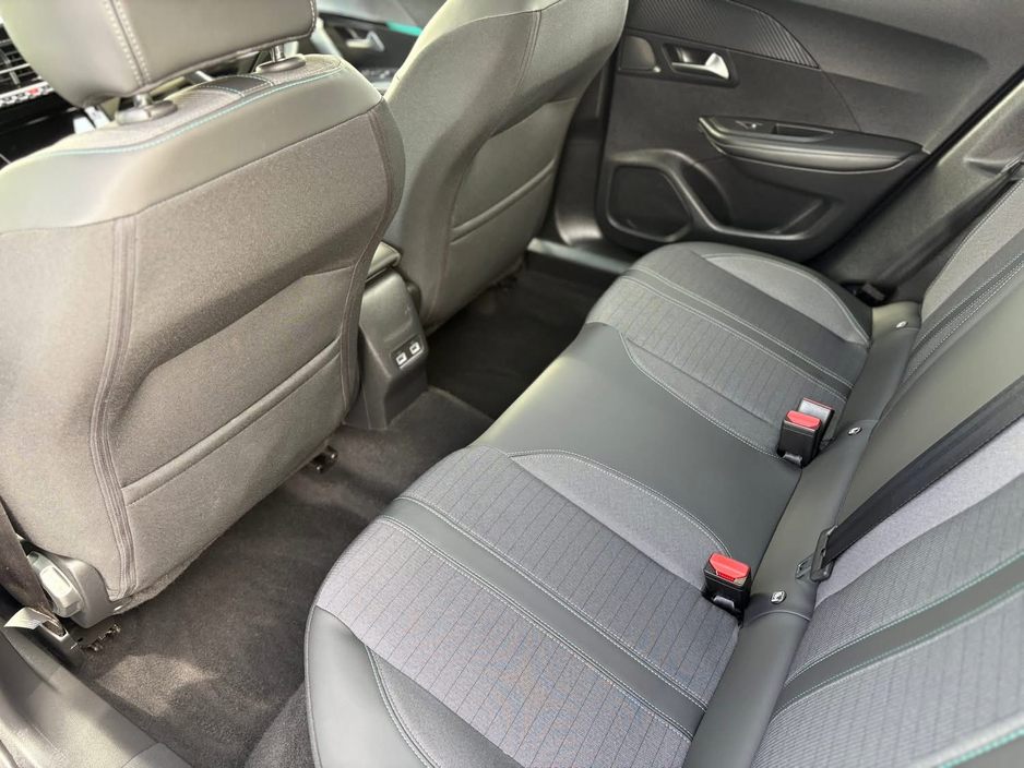 2022 Peugeot 2008 ALLURE PREMIUM + B-H BLUEHDI PLUS S/S €22,999