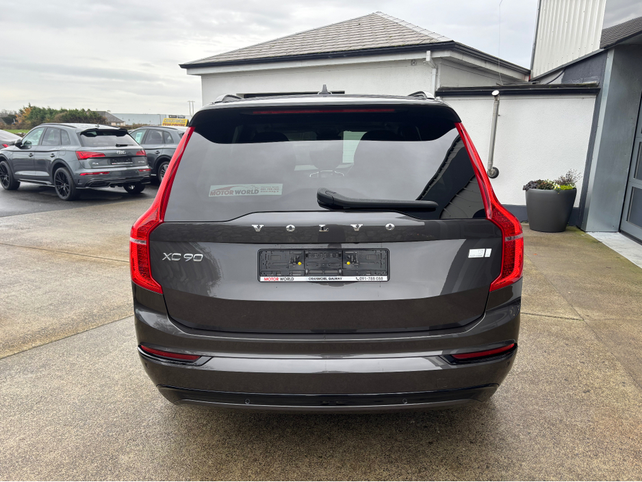 2023 Volvo XC90 RECHARGE T8 ULTIMATE DARK AWD €67,900