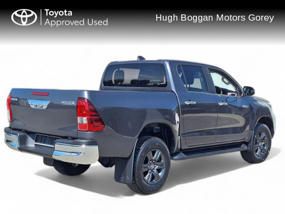 2025 Toyota Hilux 2.8 SR5 Manual