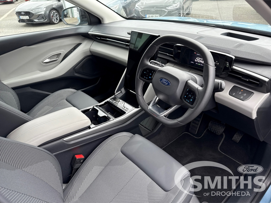 2025 Ford Explorer SELECT 77kWh 286PS *DEMO* €41,950