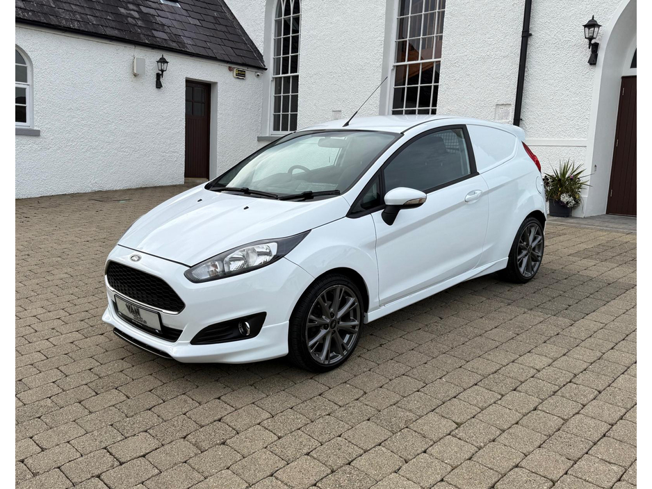 2017 Ford Fiesta 1.5tdci Sport €9,250