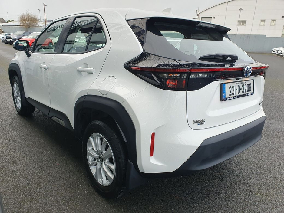 2023 Toyota Yaris Cross 1.5 HYBRID CR CROSS LUNA