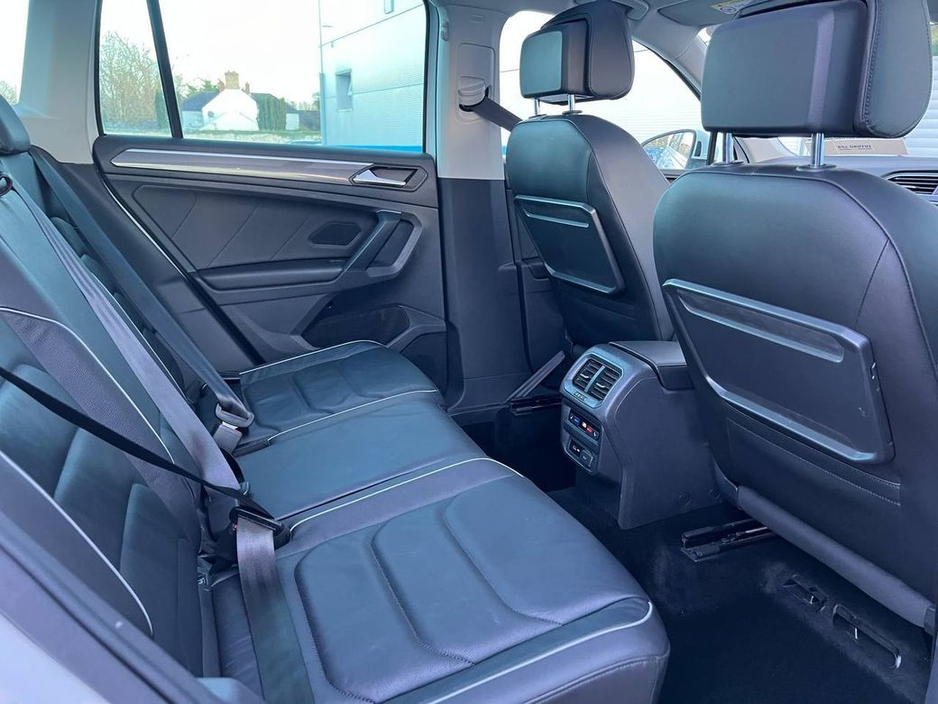 2020 Volkswagen Tiguan HIGHLINE 4MOTION 2.0 TDI // OPENING PAN ROOF // DIAMOND CUT ALLOYS // LEATHER HEATED SEATS €32,950