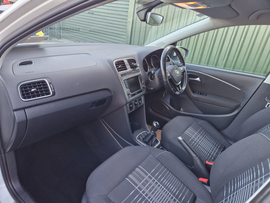 2016 Volkswagen Polo 1.0 5DR 75HP Lounge €10,950