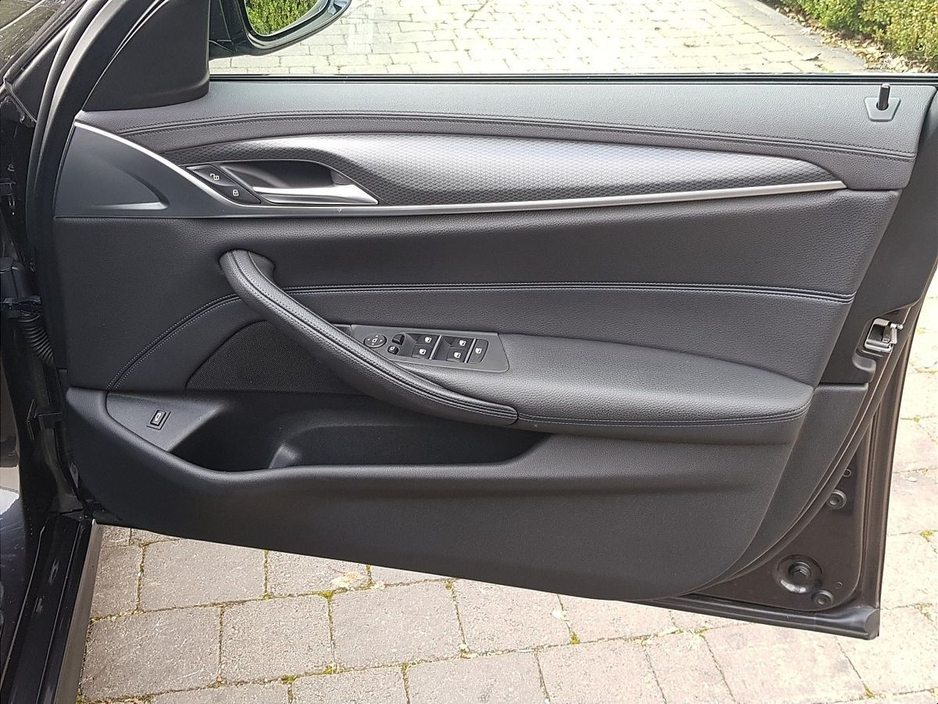 2020 BMW 5 Series 520d M Sport €34,995