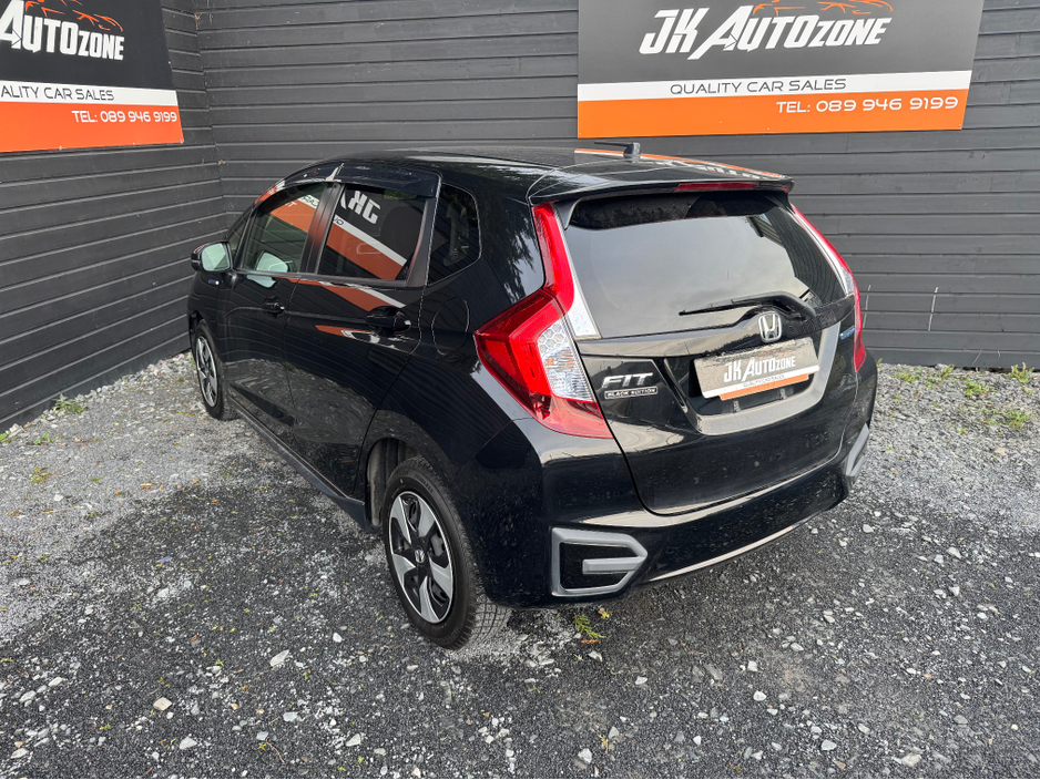 2016 Honda Fit 1.5 HYBRID AUTO €9,995
