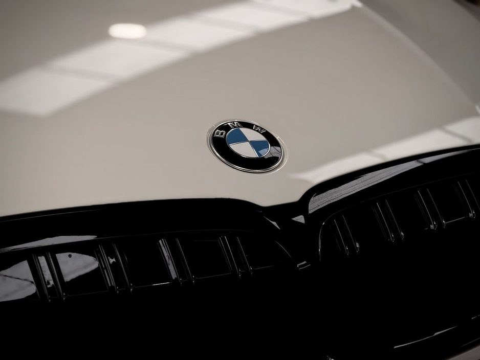 2021 BMW 3 Series 330E M-SPORT // 12 MONTH WARRANTY // SAME DAY FINANCE // FULLY KITTED €25,950