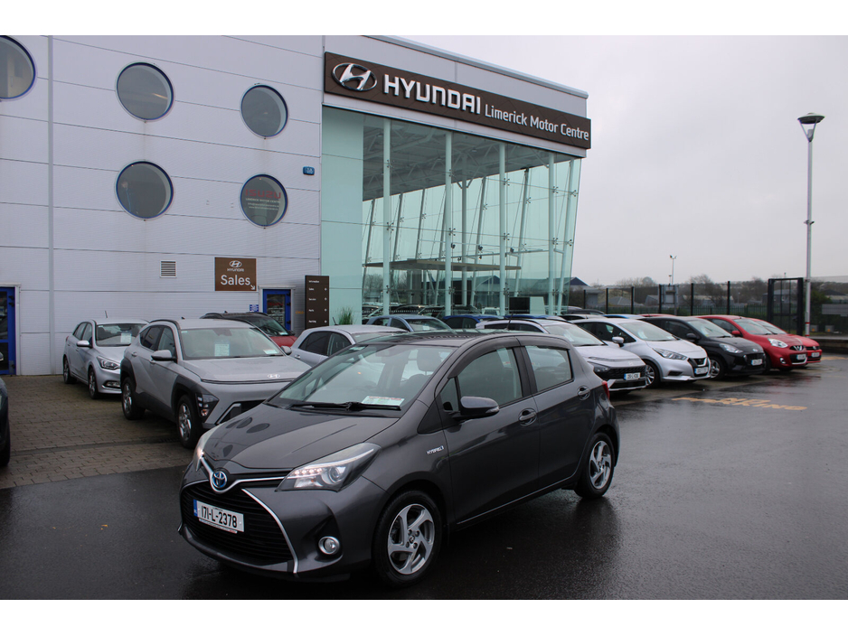 2017 Toyota Yaris Hybrid Luxury €14,950