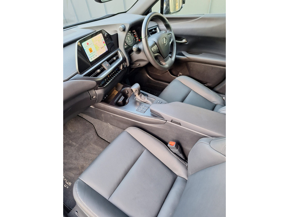 2023 Lexus UX 300 e UX 250h Dynamic €29,000