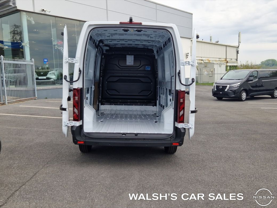 2026 Nissan Interstar L3H2 FWD 130 SV PREMIUM + HEATED WINDSCREEN MY25 €35,162