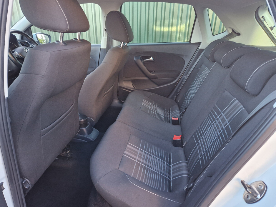 2016 Volkswagen Polo 1.0 5DR 75HP Lounge €10,950