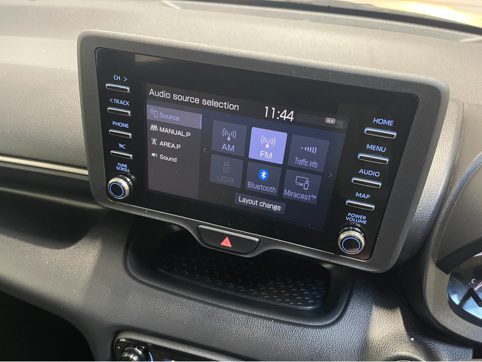 2020 Toyota Yaris (Low Kms) HYBRID 1.5 AUTOMATIC 5DR MODEL  www.bolandscarcentre.ie €15,900