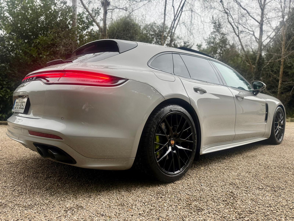2023 Porsche Panamera 4 E-HYBRID SPORT TURISMO *Colossal Specification* €87,950