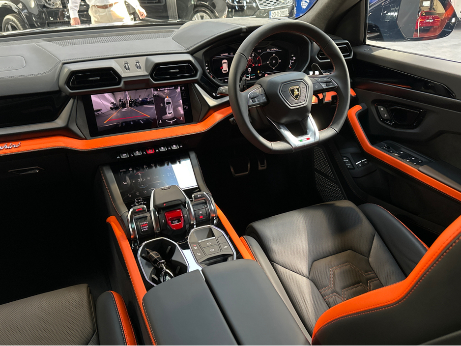 2025 Lamborghini Urus URUS S-E 4X4 V8 TWIN TURBO €359,950