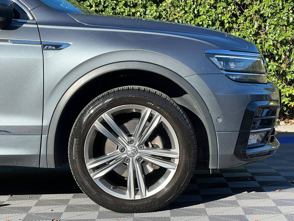 2021 Volkswagen Tiguan ALLSPACE R-LINE 2.0 TDI 7-SEATER // PANORAMIC SUNROOF // DIGITAL CLUSTER // LEATHER INTERIOR €32,950