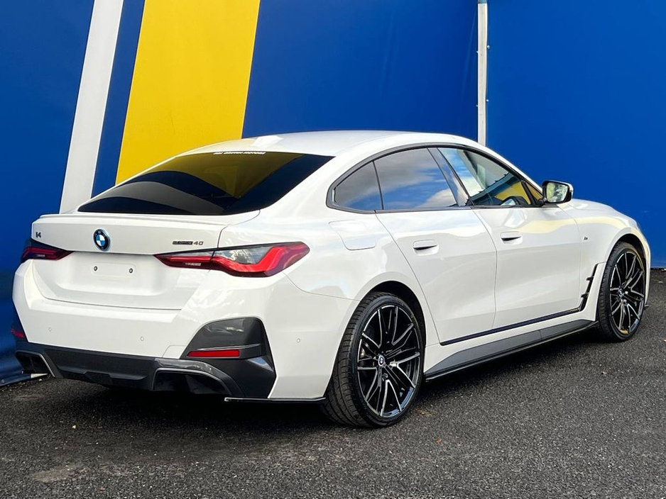 2022 BMW i4 XDRIVE40E M-SPORT COMPETITION // VIRTUAL COCKPIT // NEW 20" COMPETITION ALLOYS // AMBIENT LIGHTING €34,900