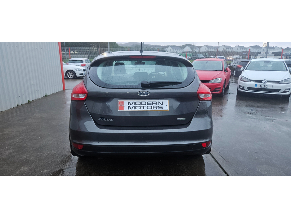 2015 Ford Focus ZETEC eco 100bhp very low miles €8,750