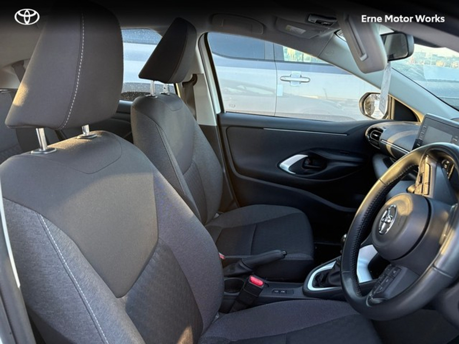 2023 Toyota Yaris YARIS 1.5 LUNA €20,950