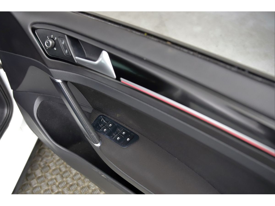 2016 Volkswagen Golf 2.0 GTI DSG MK7*TARTAN CLOTH SEATS*LOW KMS €21,890