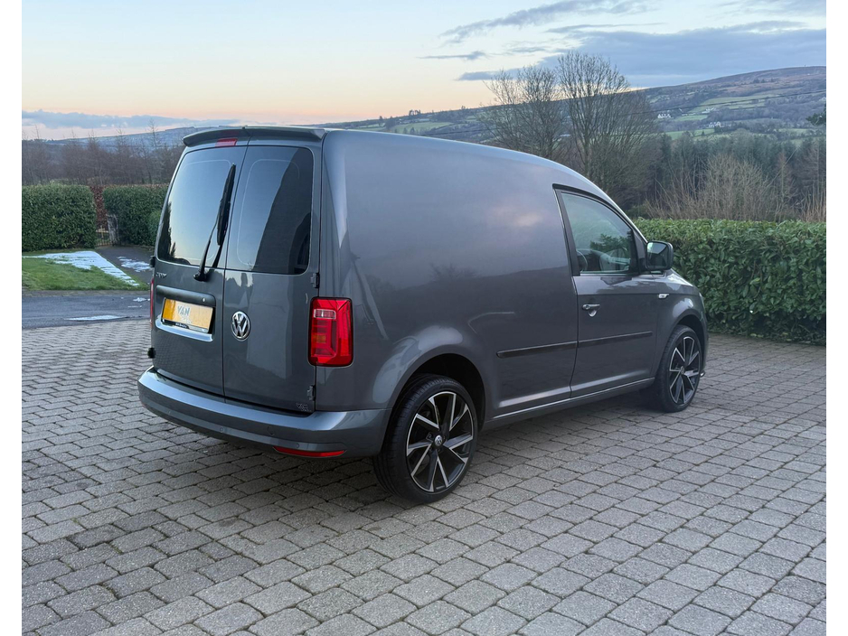 2019 Volkswagen Caddy C20 TRENDLINE TDI 102 €12,560