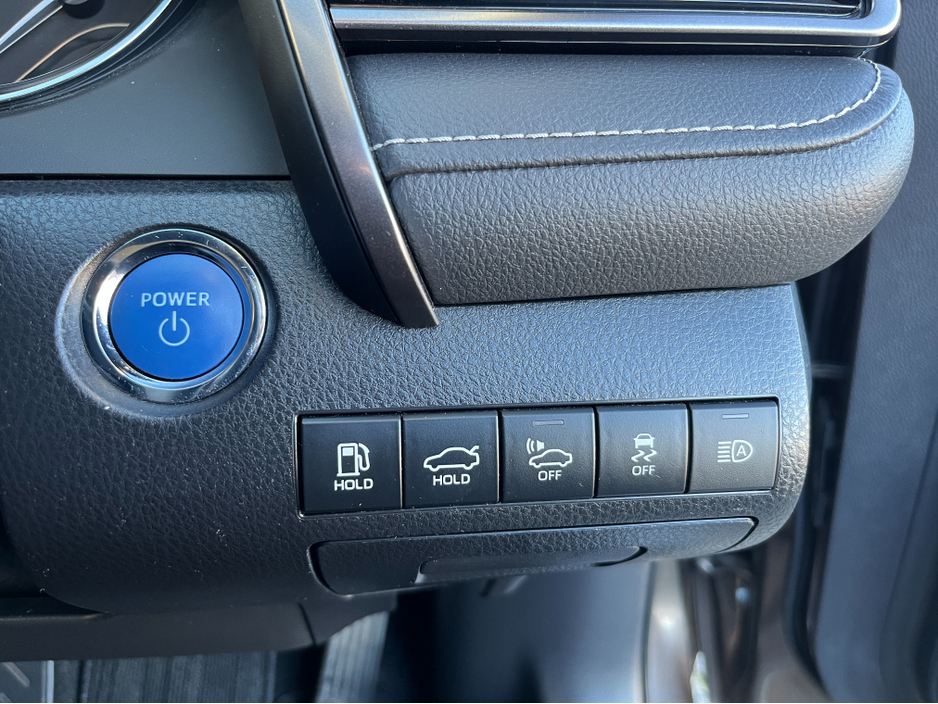 2019 Toyota Camry WS HYBRID AUTOMATIC 2.5 PETROL //KEYLESS ENTRY//ADAPTIVE CRUISE CONTROL//LEATHER SEATS// €24,950