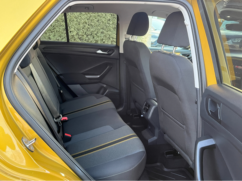 2020 Volkswagen T-Roc STYLE DESIGN AUTOMATIC 2.0 DIESEL //LOW MILES//REVERSE CAMERA//KEYLESS ENTRY//ADAPTIVE CRUISE CONTROL//BLIND SPOT WARNING// €23,950