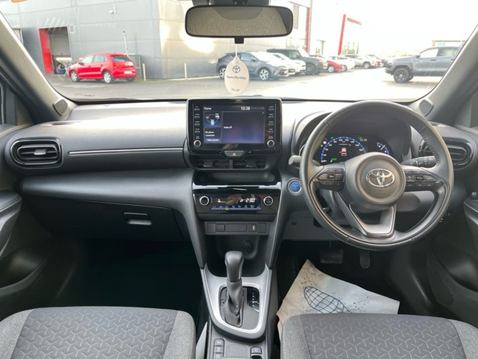 2024 Toyota Yaris Cross YARIS CROSS LUNA SPORT €30,950