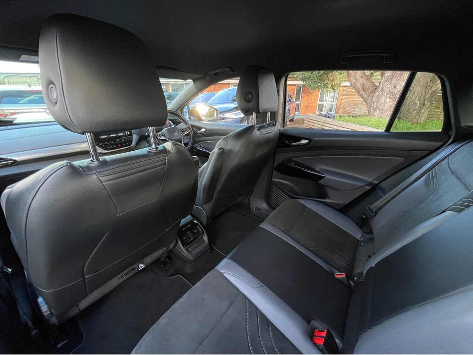 2022 Volkswagen ID.4 PRO 128 KW LIFE DX 77KWH 174BHP 5 €23,900