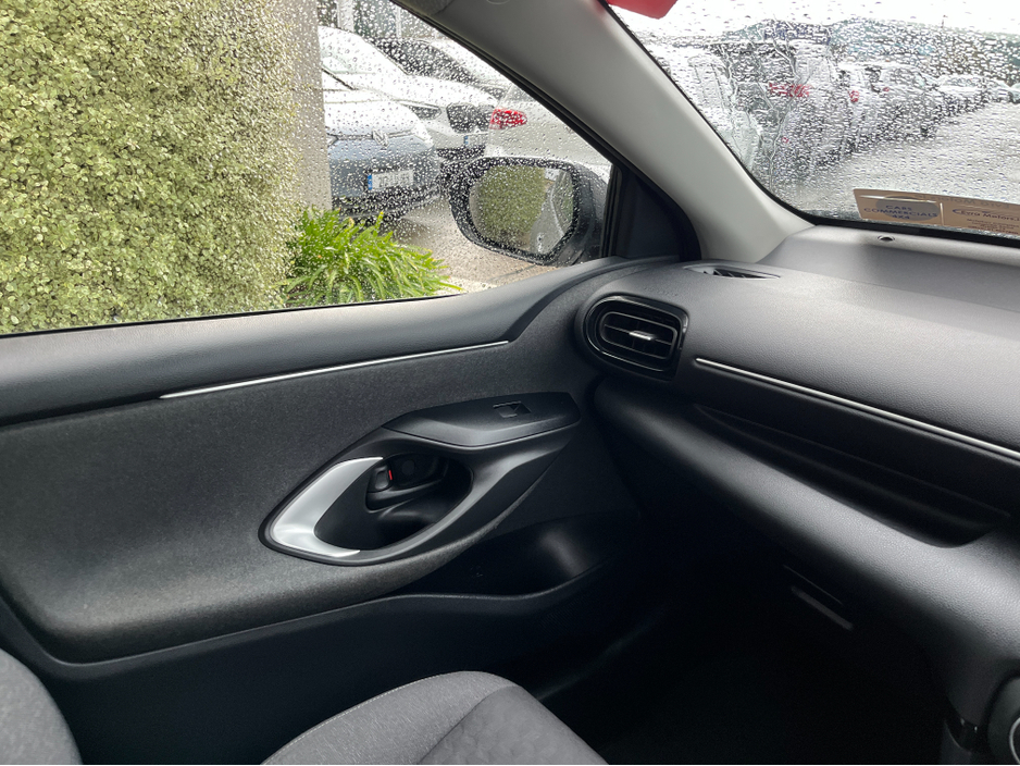 2022 Toyota Yaris LUNA 1.0 PETROL MANUAL //REVERSE CAMERA// €15,950