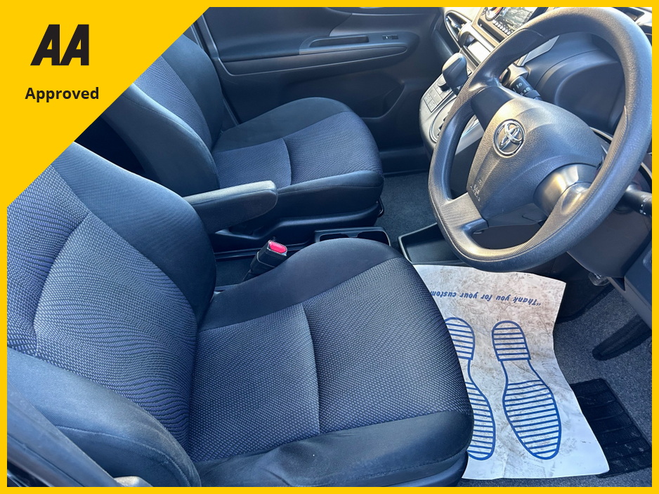 2013 Toyota Wish 2013 TOYOTA WISH PETROL AUTO AWD 7 SEATS €9,950