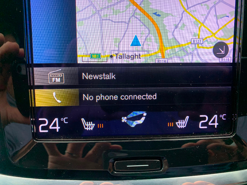 2021 Volvo V60 2.0 B4 197 BHP DSL R-DESIGN AUTO // ONE OWNER // FULL SERVICE HISTORY // STUNNING CONDITION 02/27 NCT // €270 ROAD TAX // €30,950