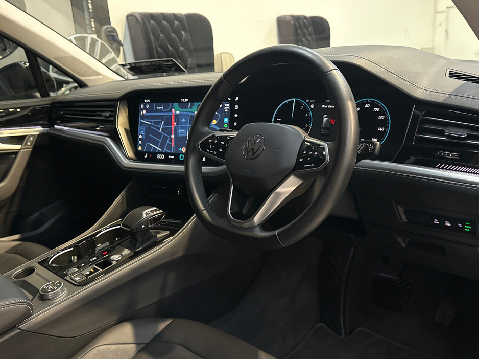 2024 Volkswagen Touareg 3.0 V6 TSIe  ELEGANCE 381PS €72,950